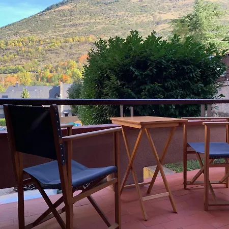 Apartamento Reformat I Acollidor A Vielha, Ben Ubicat *